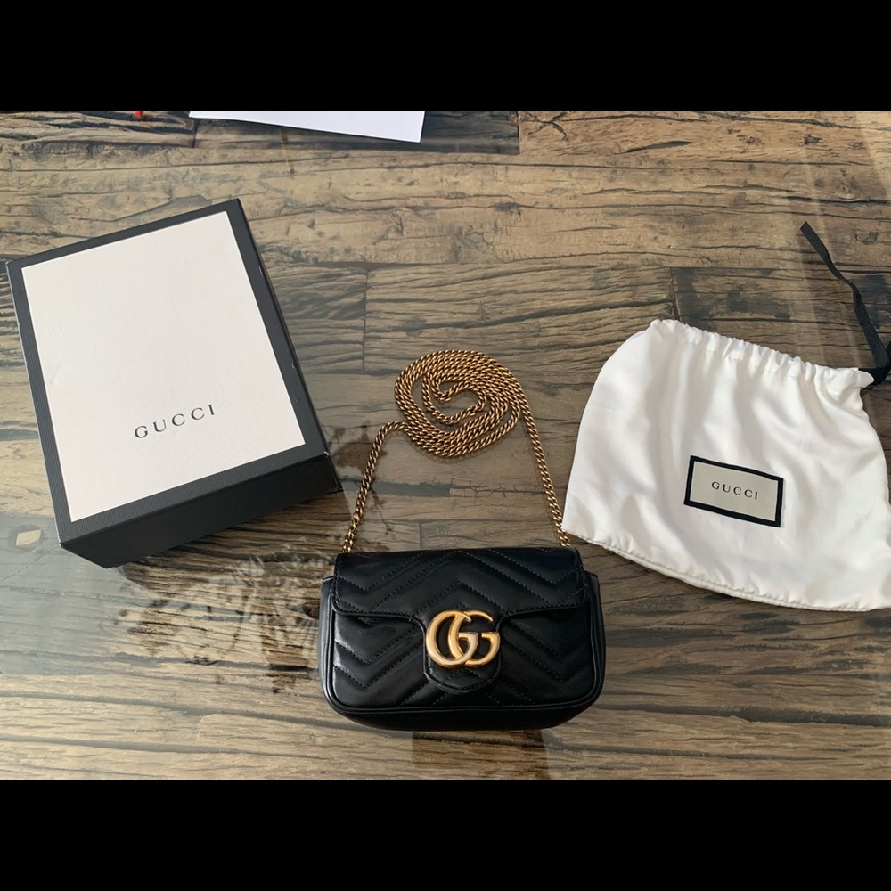 Gucci Marmont matelassé leather super mini bag